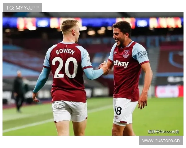 利兹联中路渗透战术分析：撕裂对手防线的有效策略与表现