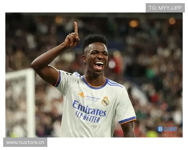 尼科·威廉斯与维尼修斯：速度型边锋的战术角色与跑位差异分析