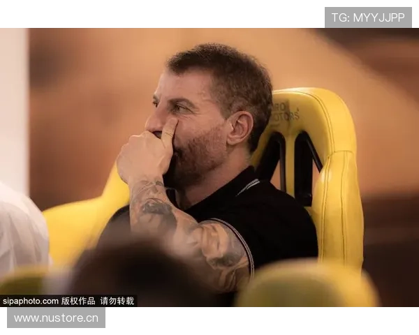 巴萨危机四伏，豪门陨落背后暴露出的战术失灵与信任危机