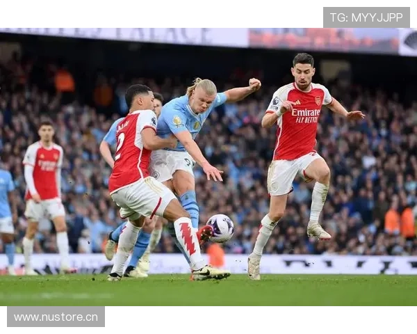 曼城多线作战体能压力增加，密集赛程下表现波动显现