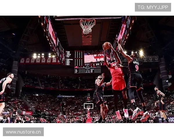 德斯蒙德·班恩三分出手率提升显著，拉开火箭锋线空间效率